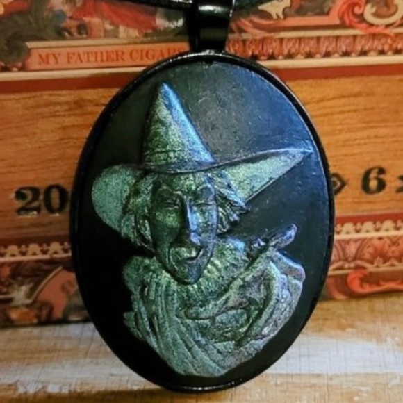 Wicked Margaret Hamilton Wicked Witch 4pc Jewellery Set - Picture 1 of 3